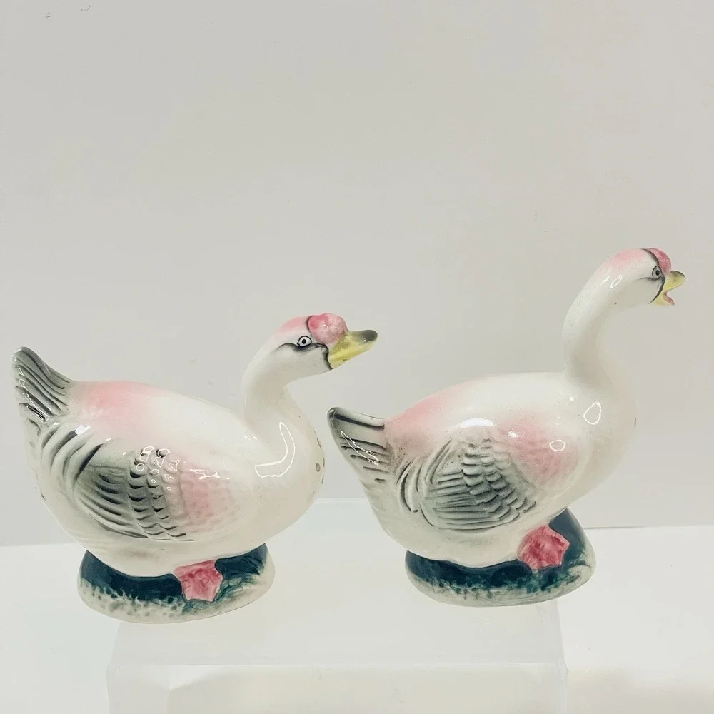 Vintage Japan Goose Geese Salt & Pepper Shakers Pink Wings Feet